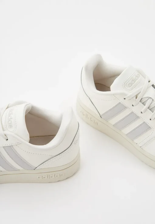 Baskets Adidas en Cuir Postmove IF2589 https://chb7.com original Algerie DZ