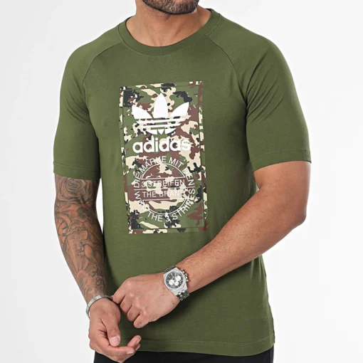 Tee Shirt 100% Coton adidas Originals Camo Tongue Vert Kaki IS0248 https://chb7.com original Algerie DZ