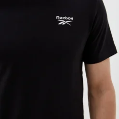 T-shirt Reebok Small Chest Logo - noir HG4441 https://chb7.com original Algerie DZ