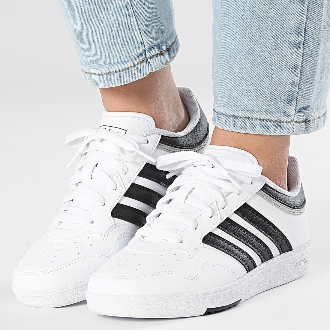 Baskets adidas Hoops 4.0 Blanc / Noir JI3471 https://chb7.com original Algerie DZ Baskets adidas Hoops 4.0 Blanc / Noir JI3471 https://chb7.com original Algerie DZ