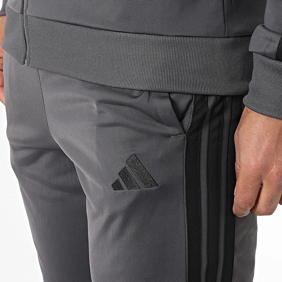 Survêtement adidas 3 Stripes Gris Anthracite JI8856 https://chb7.com original Algerie DZ Survêtement adidas 3 Stripes Gris Anthracite JI8856 https://chb7.com original Algerie DZ